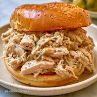 Sándwich de Pollo Desmenuzado Cremoso